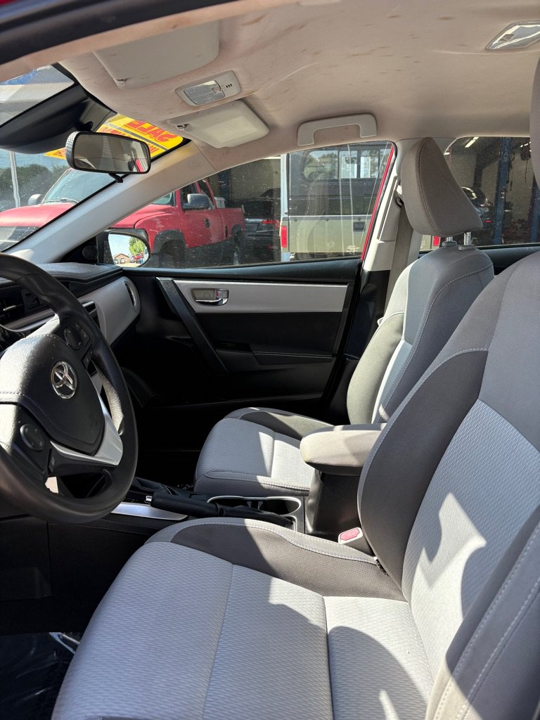 Used 2017 Toyota Corolla LE FWD image 9