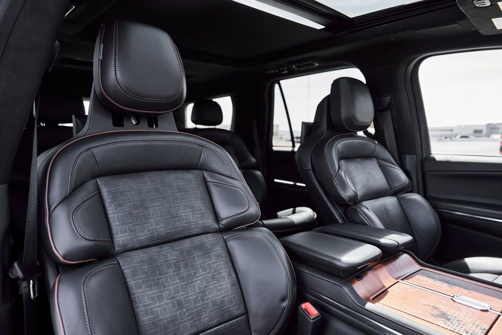 Used 2025 Lincoln Navigator Black Label AWD/4WD image 42