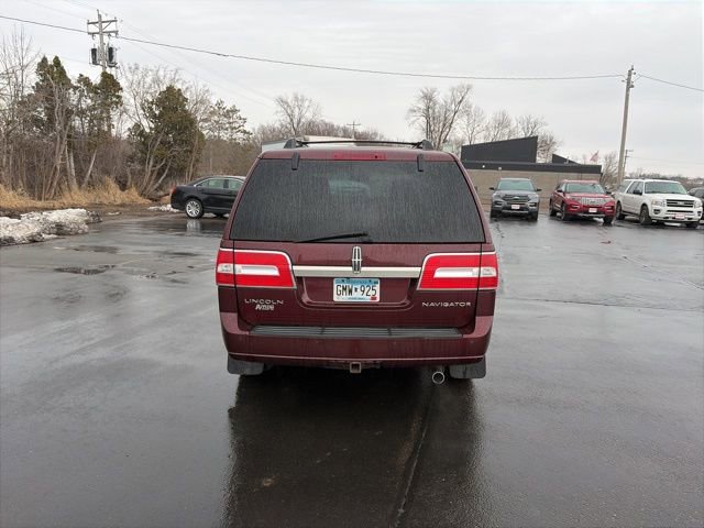 Used 2010 Lincoln Navigator 4WD image 5