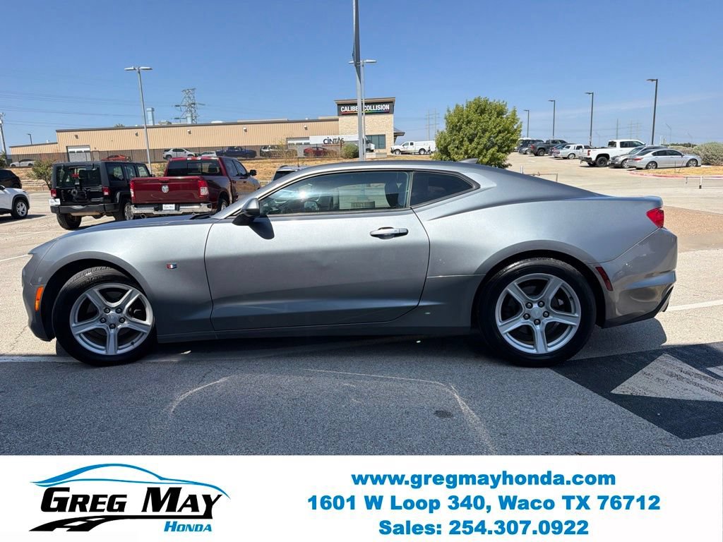 Used 2020 Chevrolet Camaro LT RWD image 7