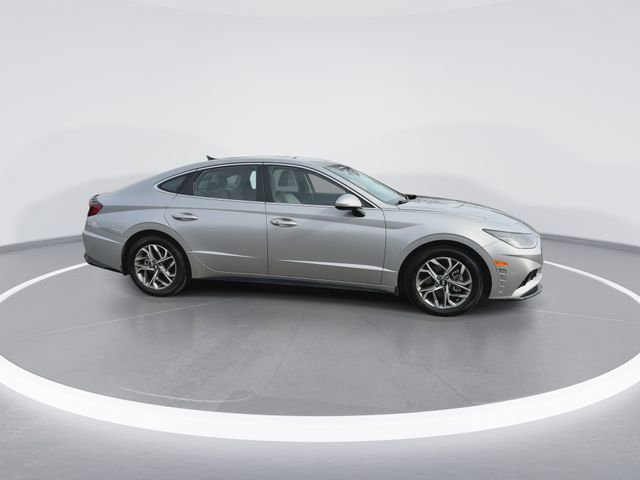 Used 2023 Hyundai Sonata SEL image 2