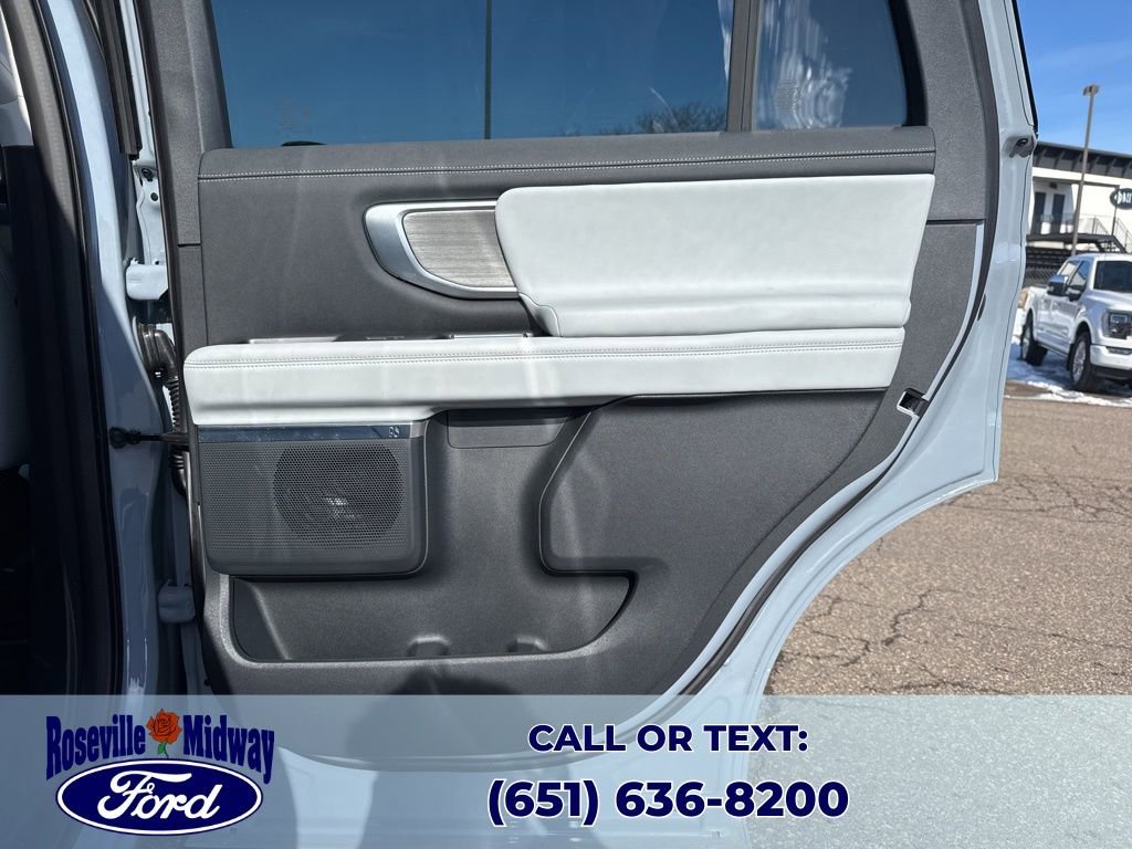 Used 2025 Ford Expedition Platinum image 49