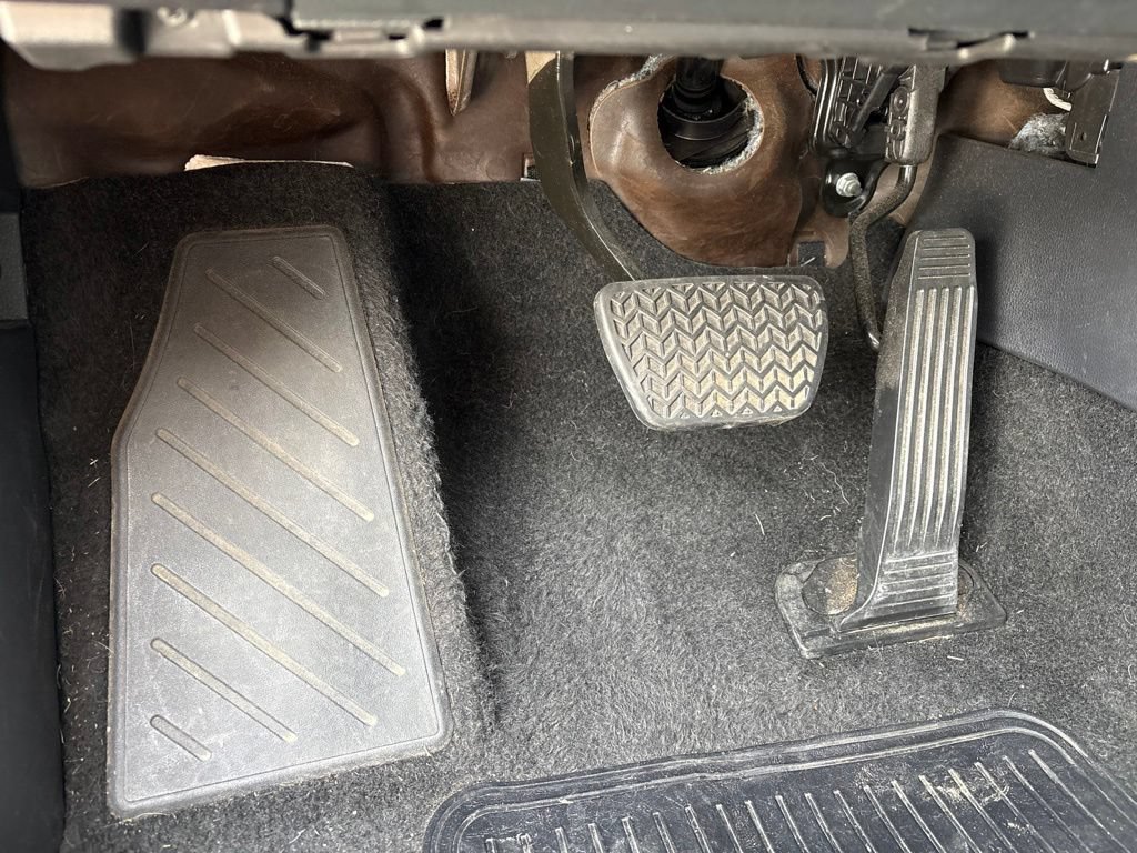 Used 2025 Toyota RAV4 XLE FWD image 14
