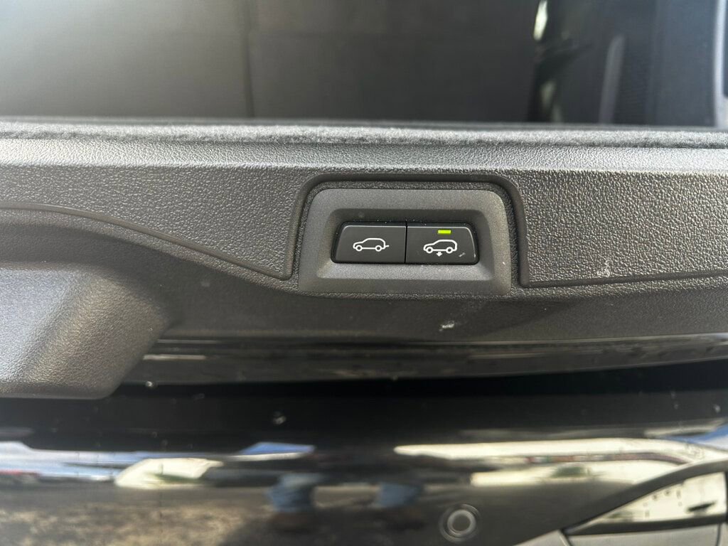 Used 2023 BMW X7 xDrive40i w/ M Sport Package image 18