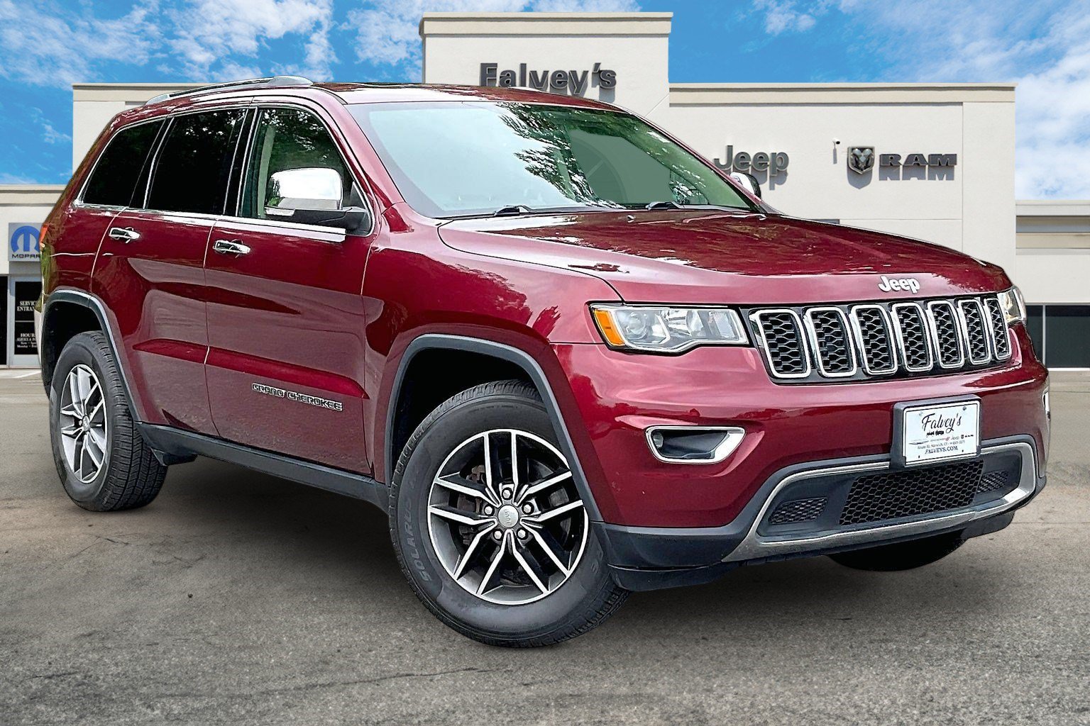 Used 2018 Jeep Grand Cherokee Limited AWD/4WD image 11