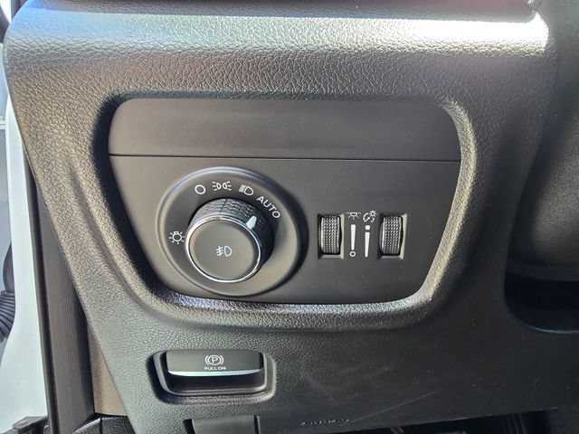 Used 2023 Jeep Grand Cherokee L Limited w/ Luxury Tech Group II AWD/4WD image 11