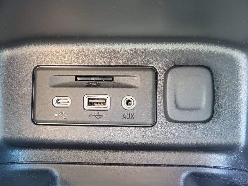 Used 2022 Chevrolet Equinox Premier AWD/4WD image 31