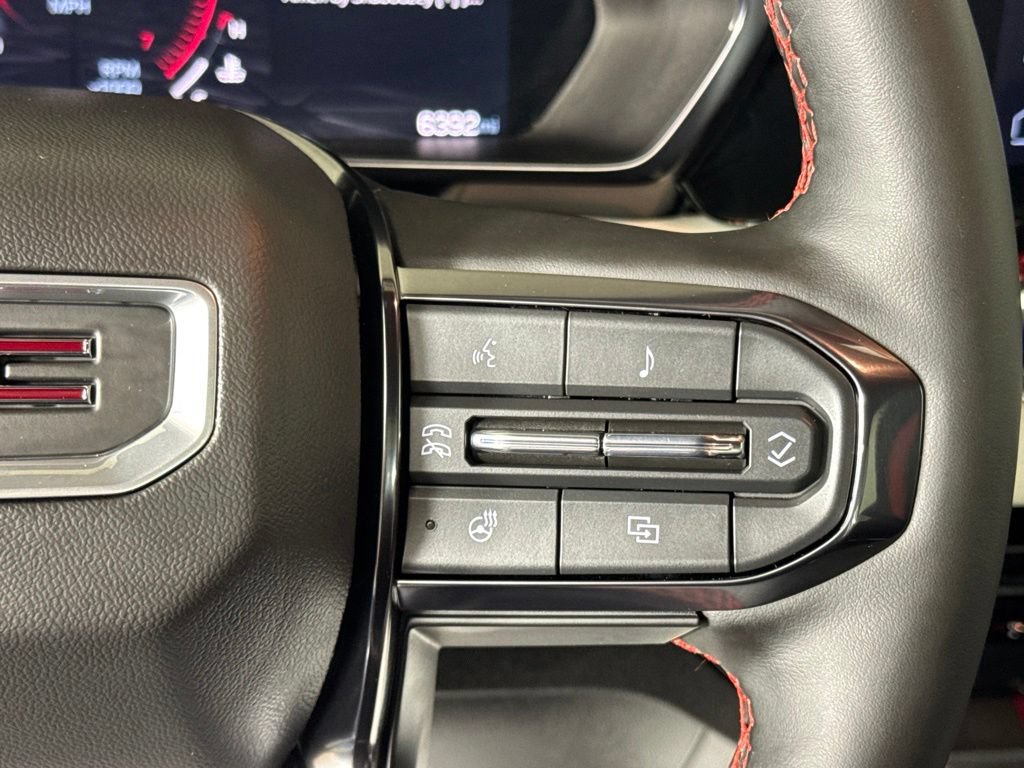 Certified 2025 GMC Canyon AT4 w/ AT4X Package AWD/4WD image 13