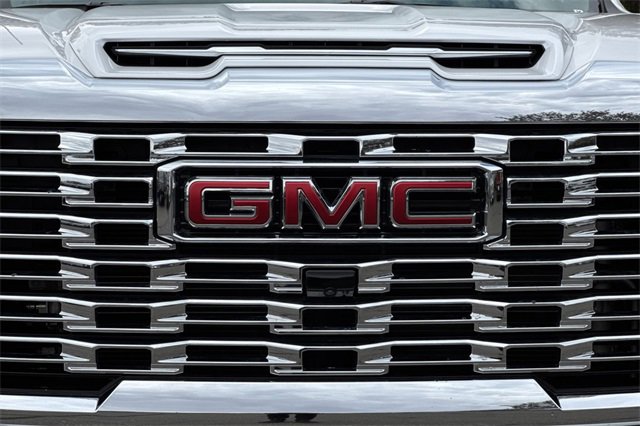 Used 2025 GMC Sierra 3500 Denali image 49