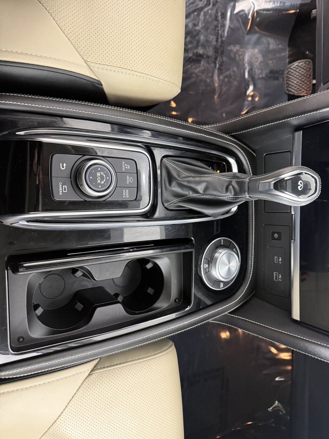 Used 2024 INFINITI QX80 Premium Select w/ Cargo Package image 22