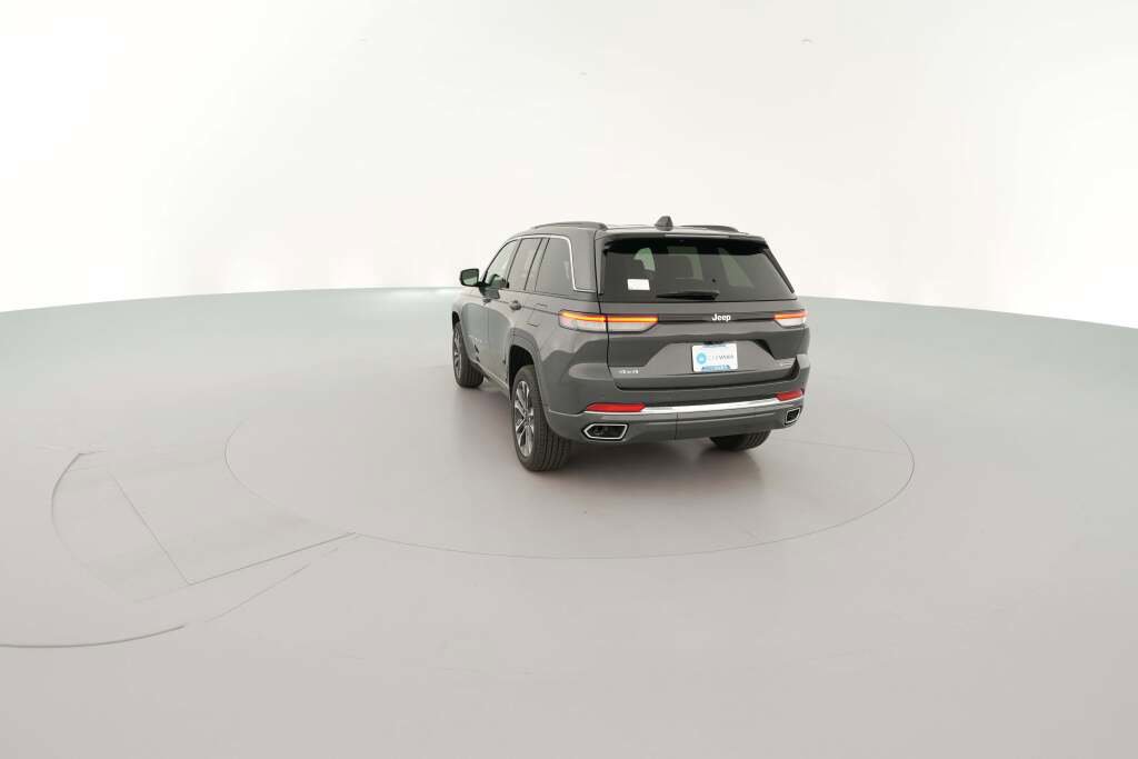 New 2025 Jeep Grand Cherokee Overland image 9