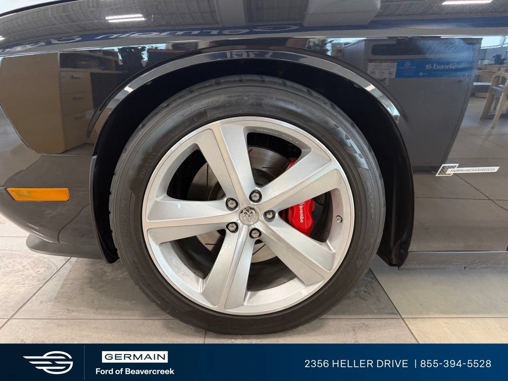 Used 2009 Dodge Challenger SRT8 RWD image 10