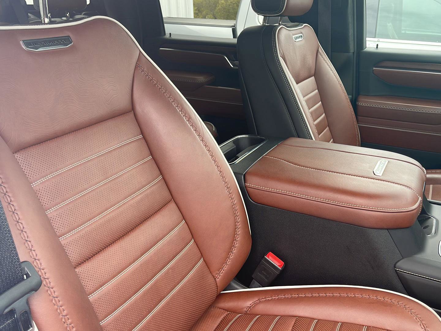 Used 2024 GMC Sierra 3500 Denali Ultimate image 9