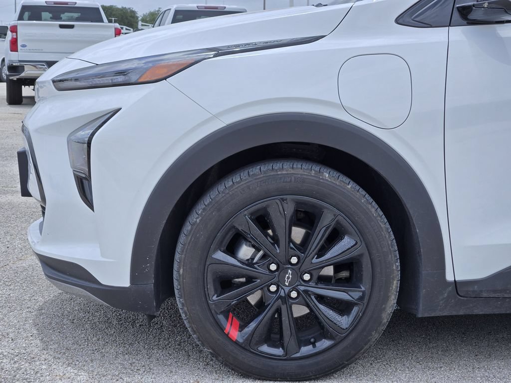 Used 2023 Chevrolet Bolt EUV Premier w/ Sun & Sound Package FWD image 8