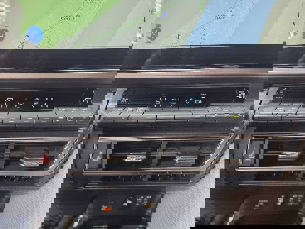 Used 2025 Toyota Camry SE image 16