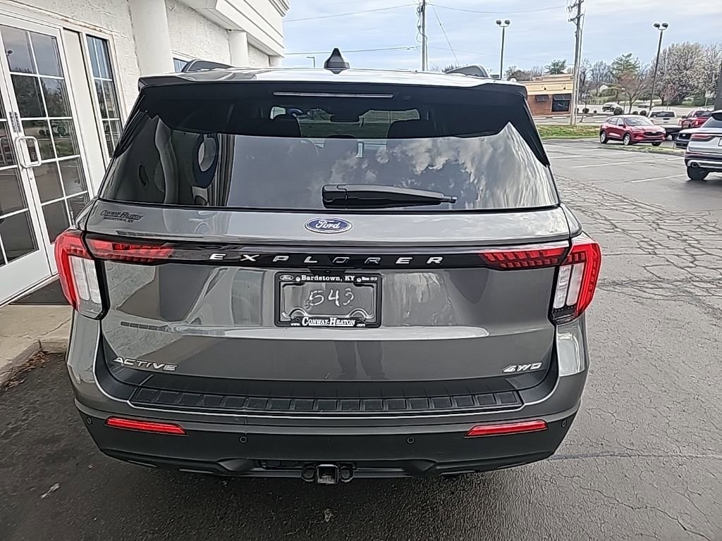 Used 2025 Ford Explorer Active AWD/4WD image 5