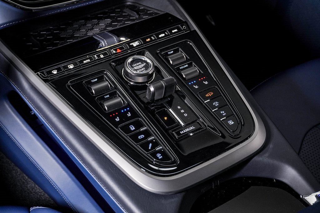 New 2025 Aston Martin DBX 707 image 30