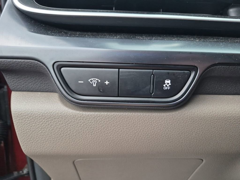 Used 2025 Kia Carnival FWD image 20