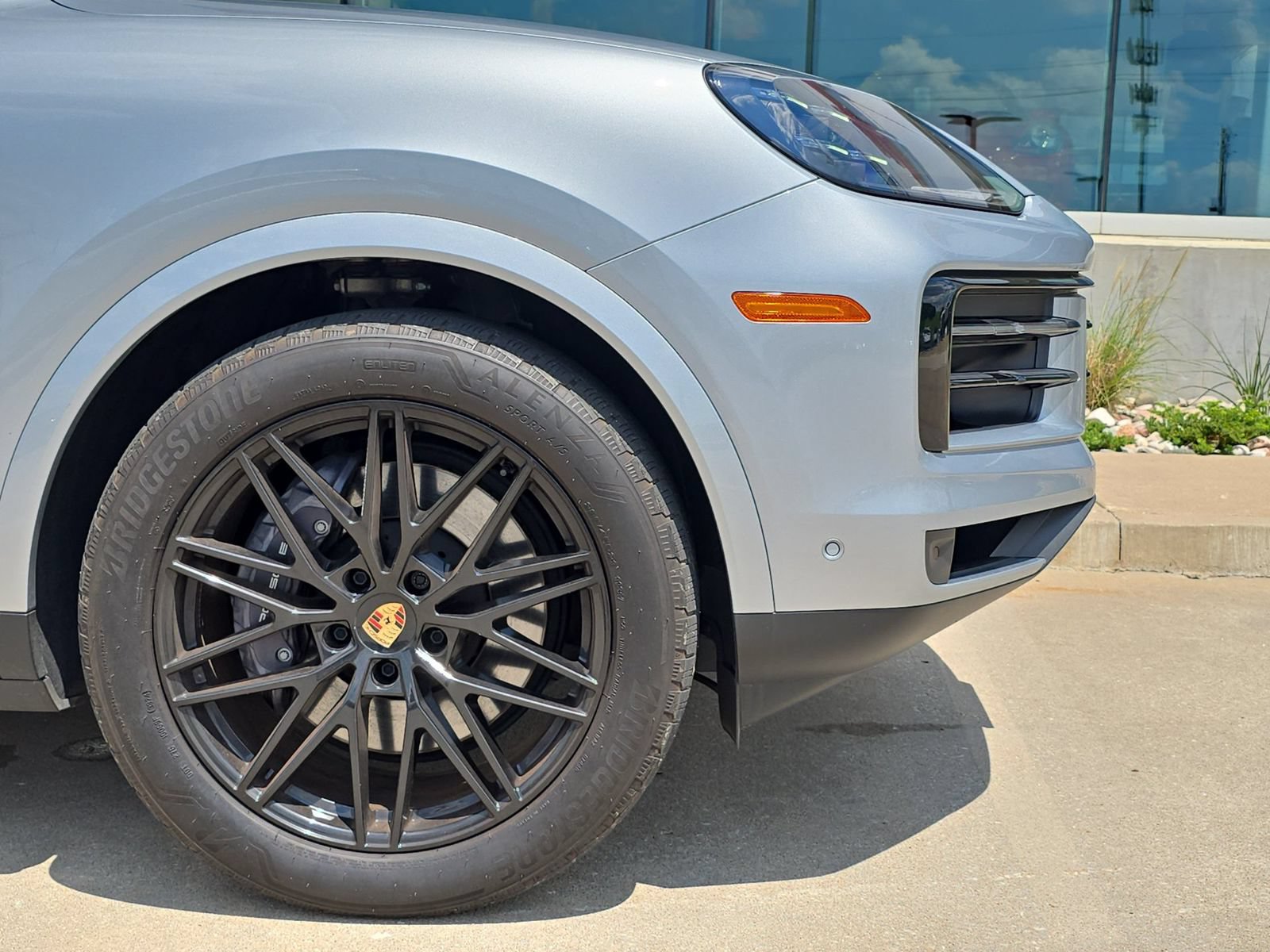 Certified 2025 Porsche Cayenne AWD/4WD image 12