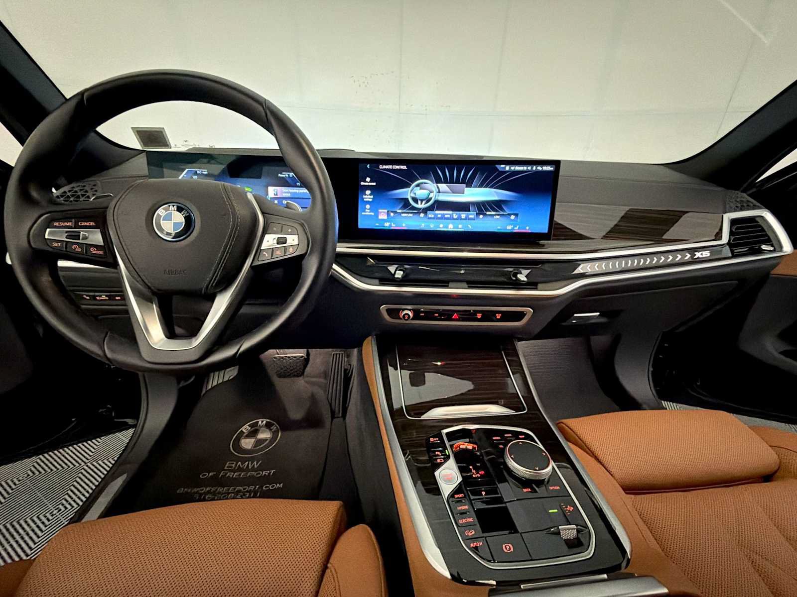 Used 2024 BMW X5 xDrive50e w/ Premium Package AWD/4WD image 17