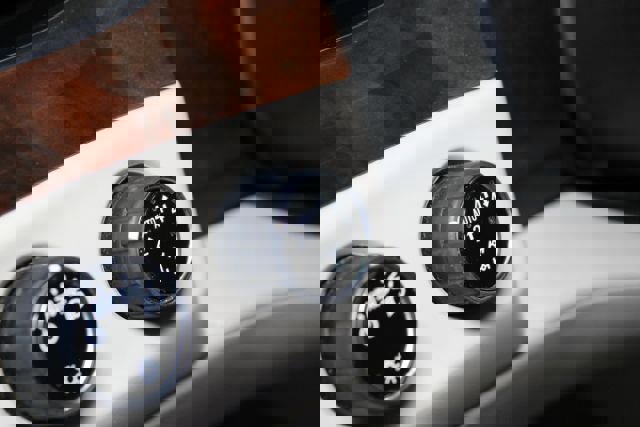 Used 2017 Cadillac Escalade Luxury AWD/4WD image 16