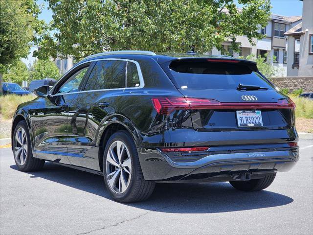 Used 2024 Audi Q8 e-tron Premium Plus AWD/4WD image 9