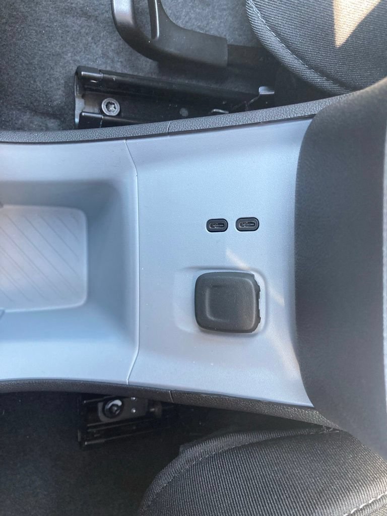 Used 2027 Chevrolet Bolt LT w/ Comfort Package FWD image 15