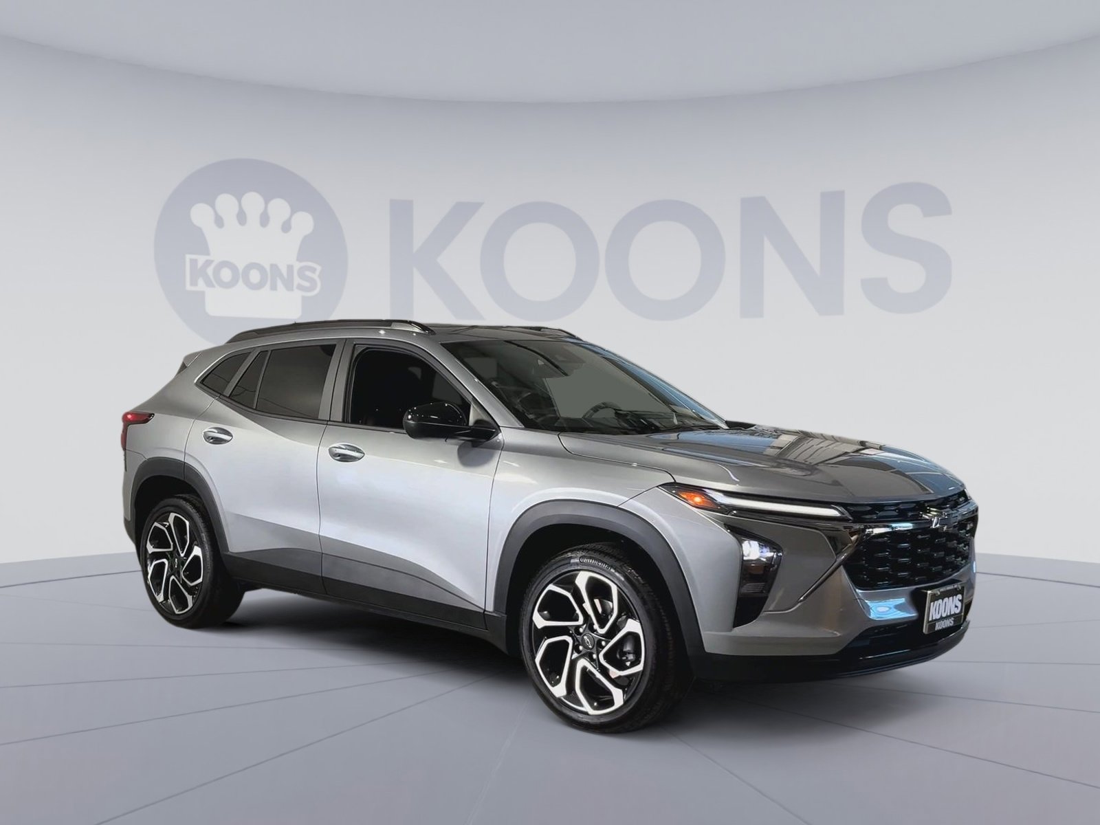 Used 2025 Chevrolet Trax RS w/ Sunroof Package image 2