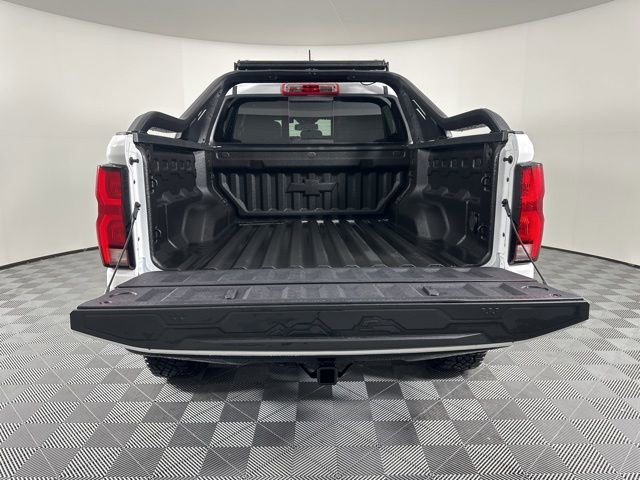 Used 2025 Chevrolet Colorado ZR2 w/ Midnight Edition image 12