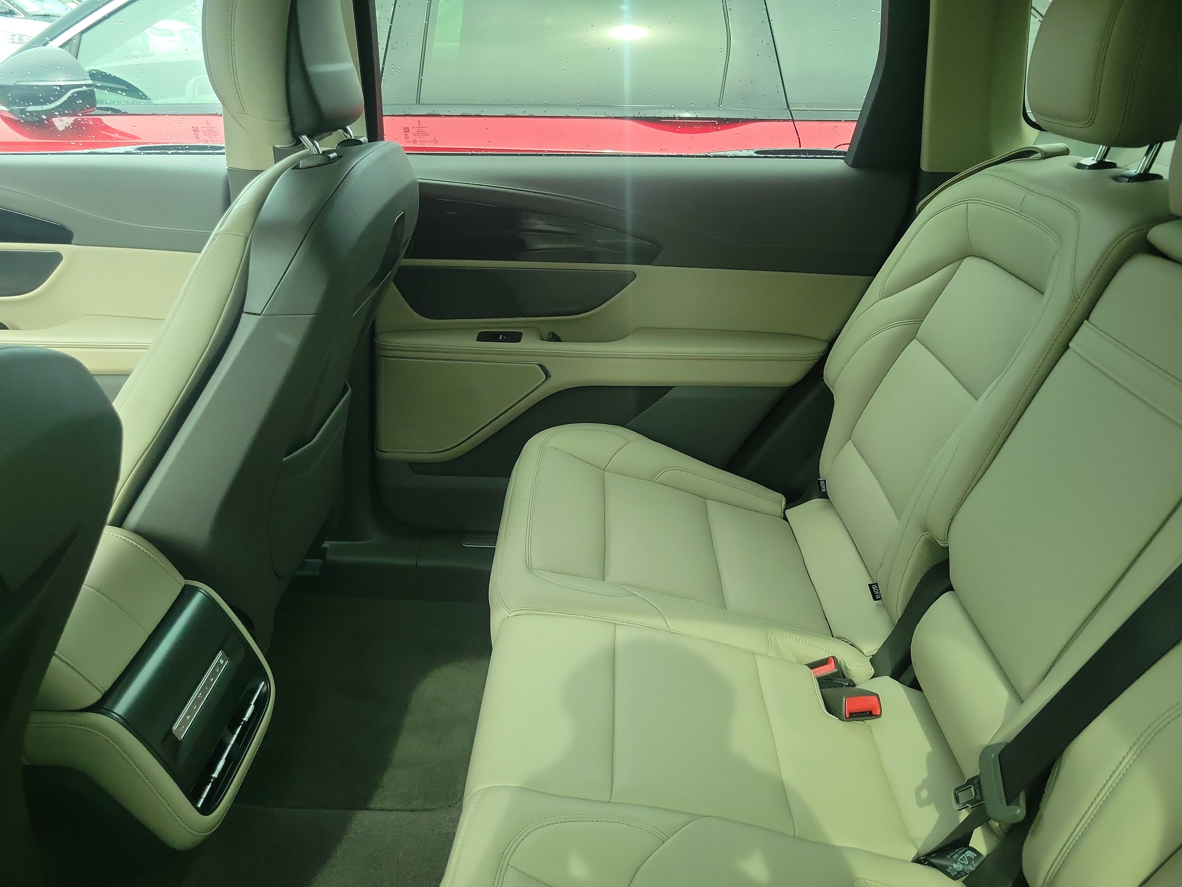 Certified 2025 Lincoln Nautilus Premier AWD/4WD image 5