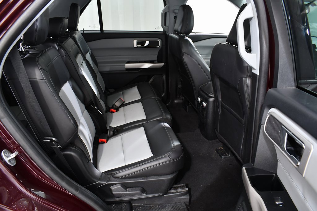 Used 2023 Ford Explorer XLT w/ Equipment Group 202A image 19