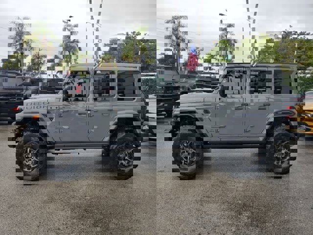 Used 2023 Jeep Wrangler Unlimited Rubicon 392 w/ Xtreme Recon 35" Tire Package image 4