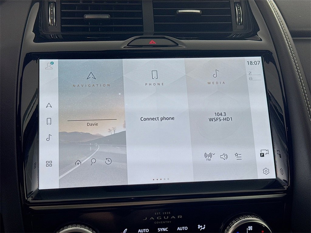 New 2024 Jaguar E-PACE R-Dynamic SE image 15