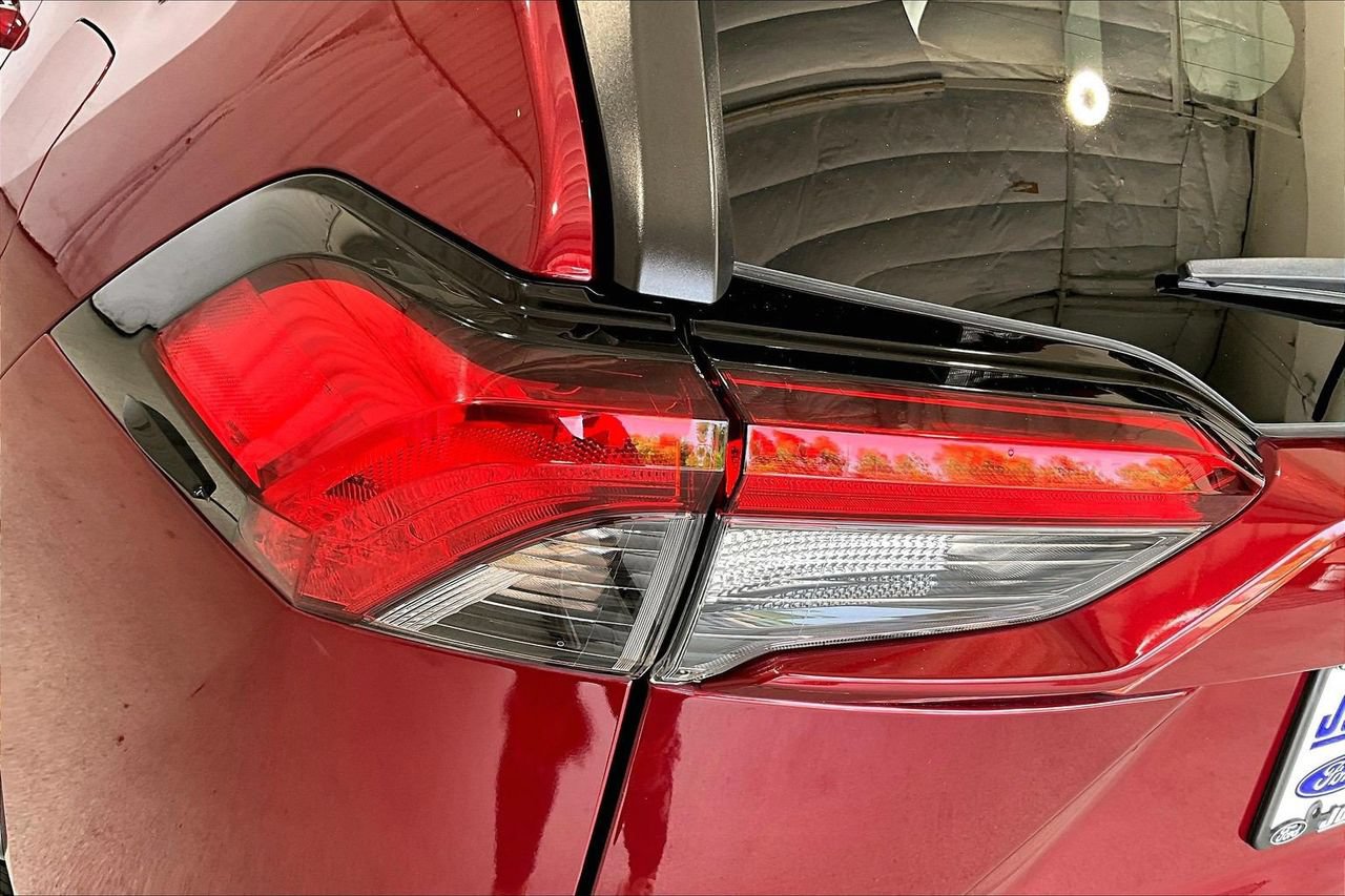 Used 2022 Toyota RAV4 LE FWD image 29