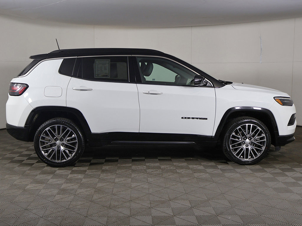 Used 2023 Jeep Compass Limited w/ Elite Group AWD/4WD image 19
