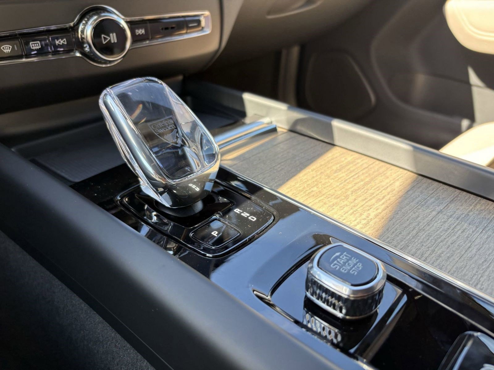 Used 2026 Volvo XC60 B5 Core w/ Climate Package image 18