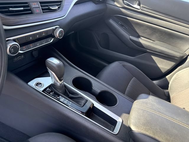 Used 2025 Nissan Altima 2.5 SV FWD image 23