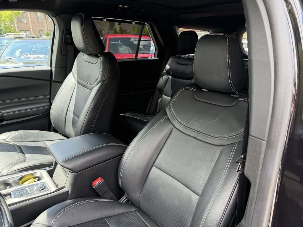 Used 2023 Ford Explorer ST w/ Equipment Group 401A AWD/4WD image 17