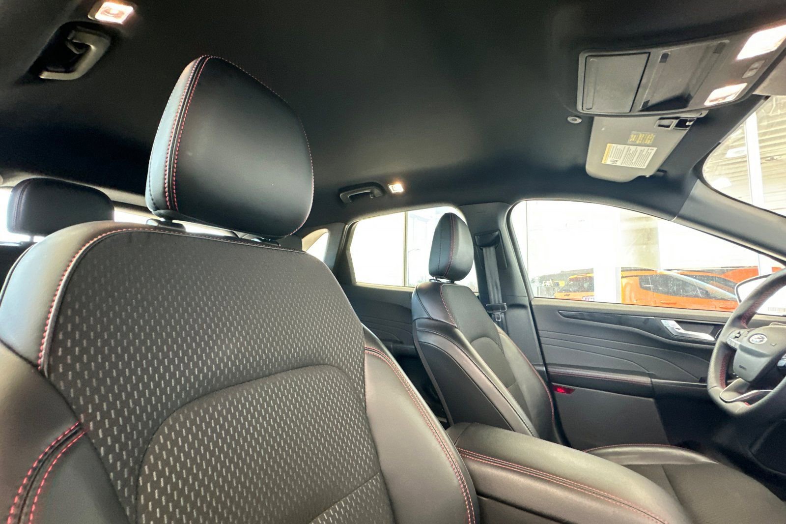 Used 2025 Ford Escape ST-Line image 17