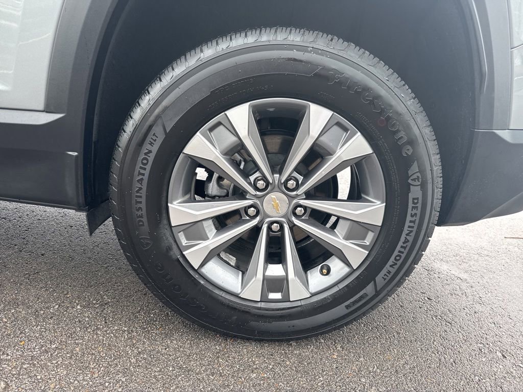 Used 2026 Chevrolet Equinox LT FWD image 25