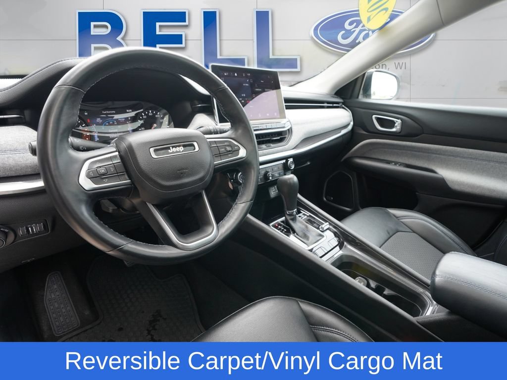 Used 2022 Jeep Compass Latitude w/ Sun and Sound Group AWD/4WD image 11