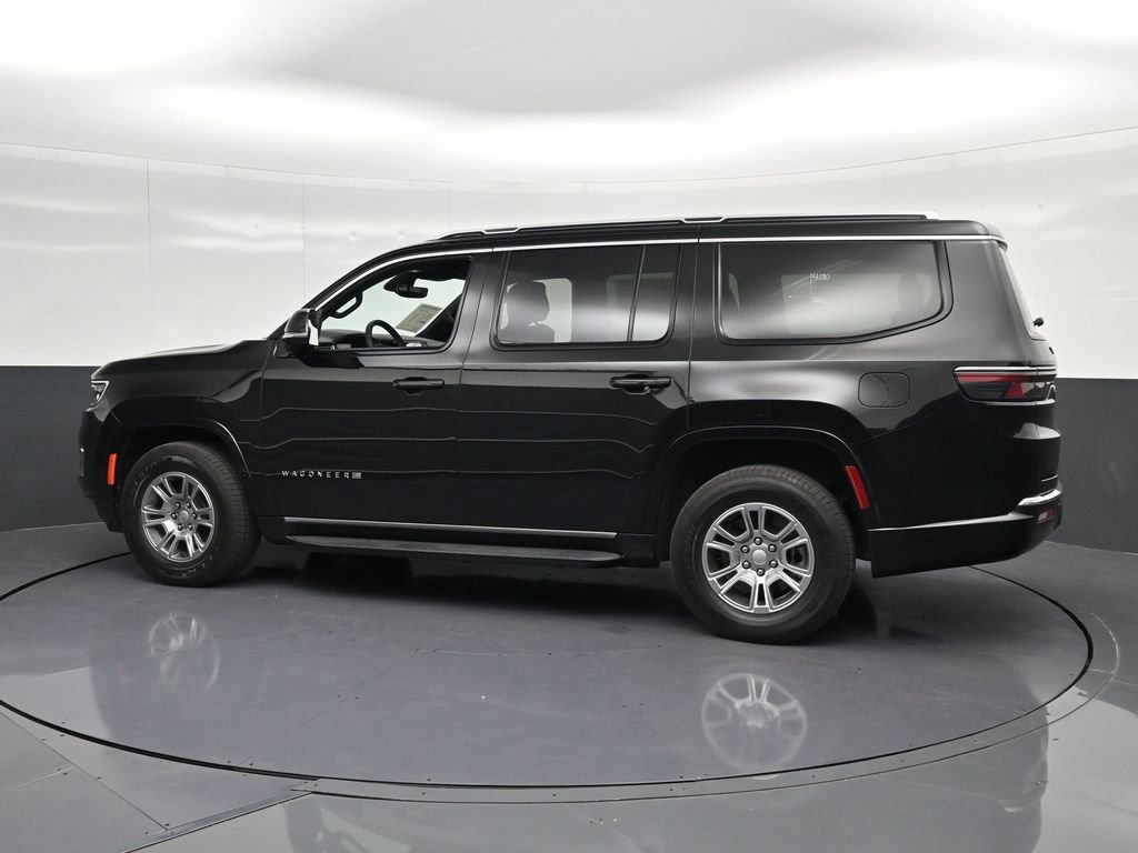 Used 2024 Jeep Wagoneer 4WD w/ HD Trailer Tow Package image 8