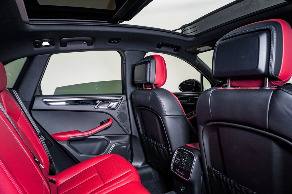 Certified 2025 Porsche Macan image 16
