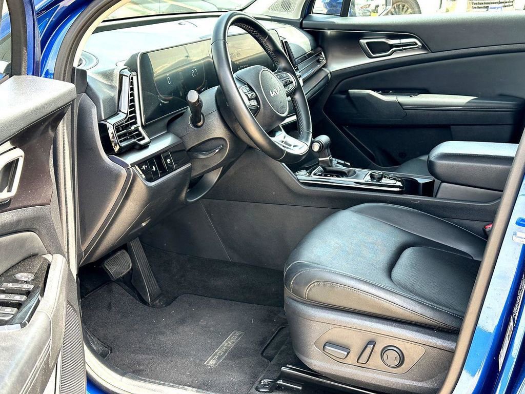 Used 2023 Kia Sportage EX image 12