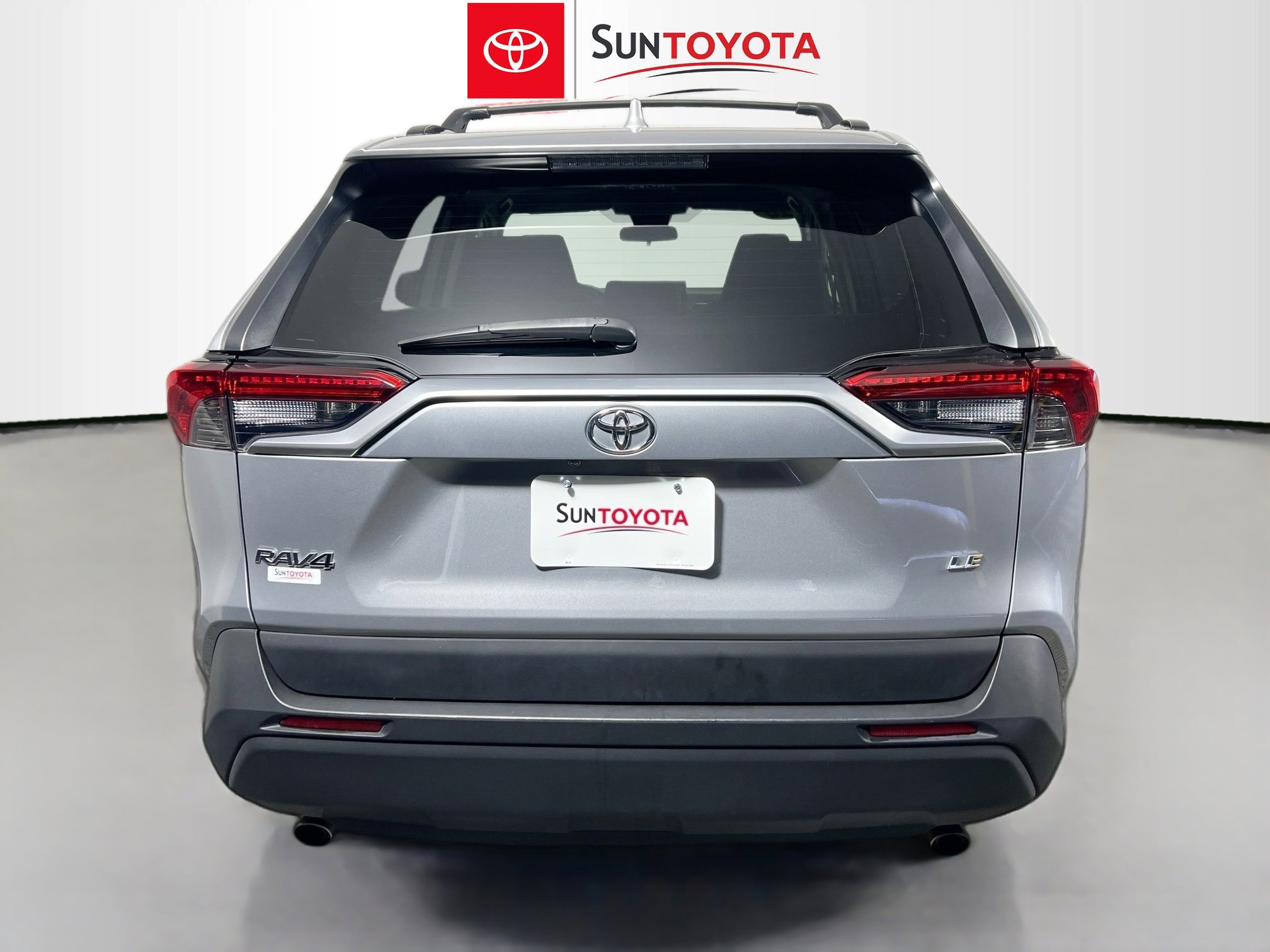 Used 2020 Toyota RAV4 LE image 5