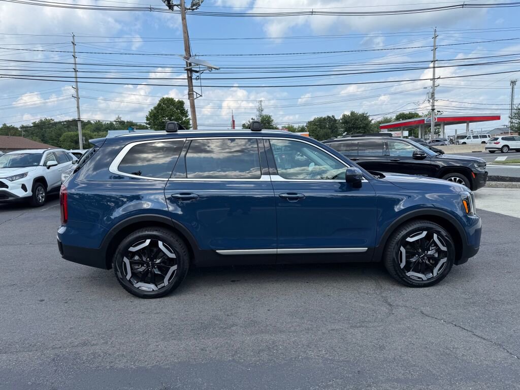 Used 2024 Kia Telluride S w/ S Sunroof Package image 8