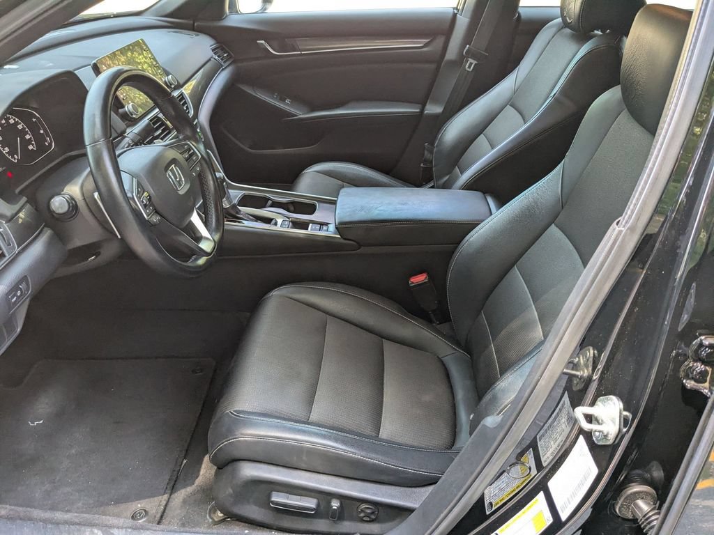 Used 2018 Honda Accord Sport image 13