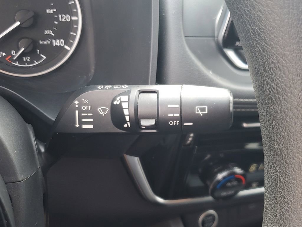 Used 2021 Nissan Rogue SV image 29