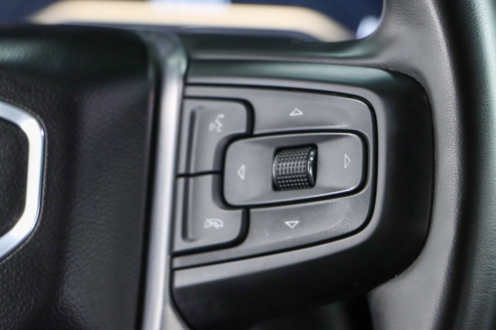 Used 2024 GMC Sierra 1500 SLE image 15