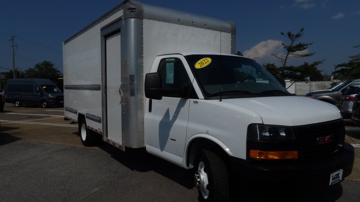 Used 2022 GMC Savana 3500 Extended w/ Power Convenience Package RWD image 1